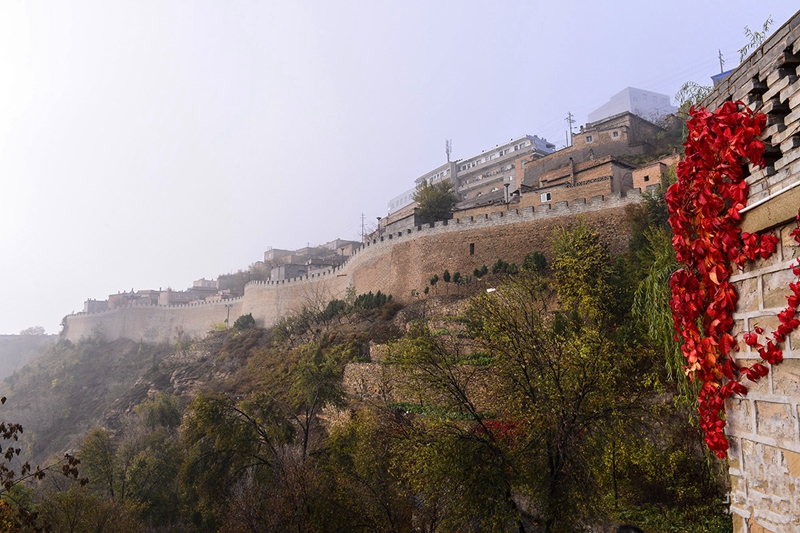 Xianglu-Tempel auf dem riesigen Stein