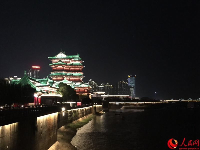 Aus dem Westen des Flusses viel Neues