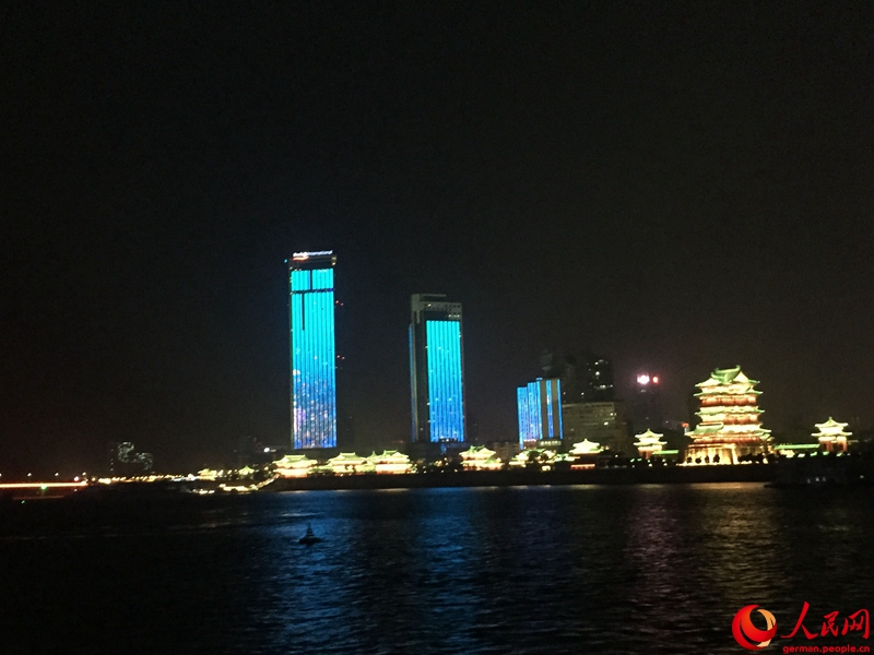 Aus dem Westen des Flusses viel Neues