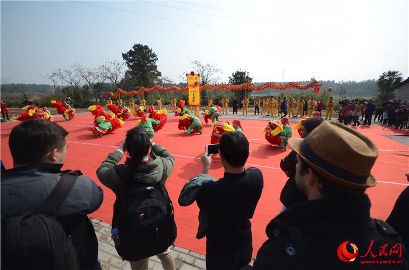 über die Bambusbrücke zum Traumsee