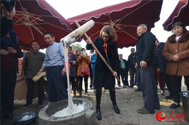 über die Bambusbrücke zum Traumsee