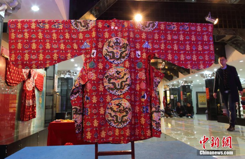 Replikate kaiserlicher Seidenobjekte aus der Dingling-Grabst?tte