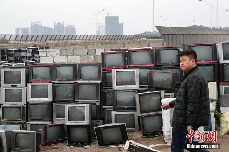 Berg der ausgedienten Haushaltsger?te in Guiyang