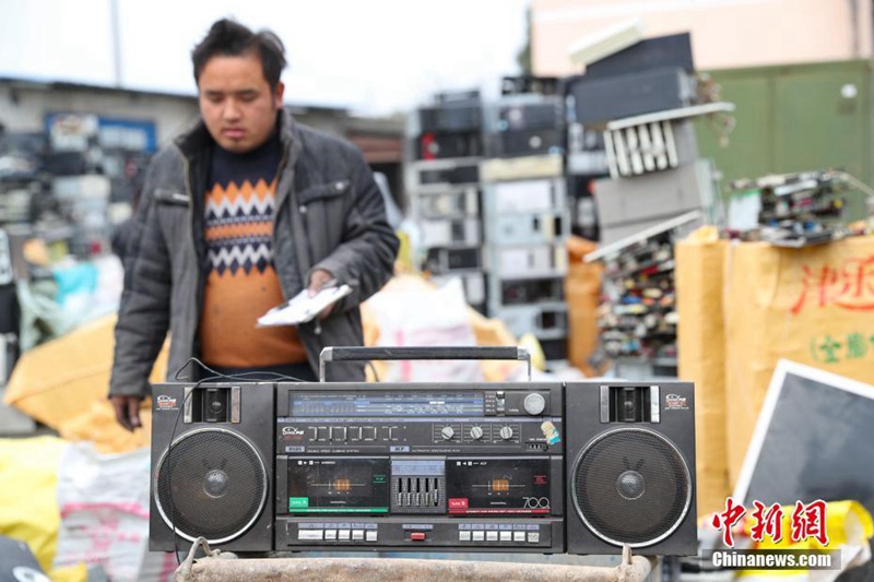 Berg der ausgedienten Haushaltsger?te in Guiyang