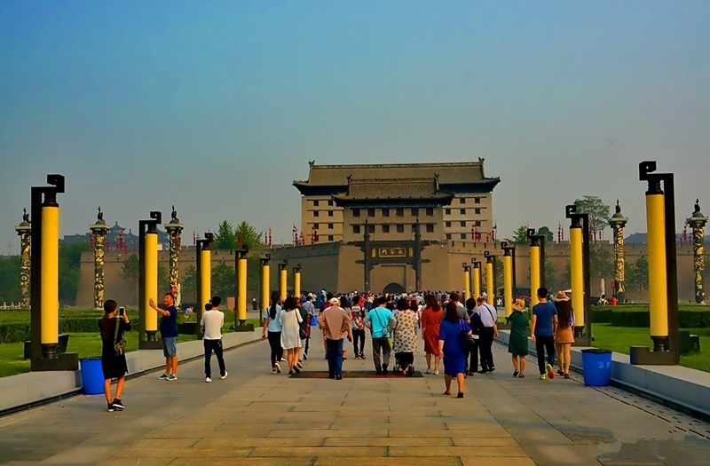 Stadtmauer und Steinstelenwald werden für die Landschaftsgebiete der 5A Klasse beurteilt
