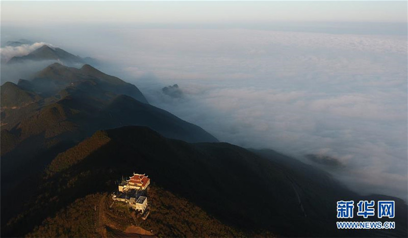 Wundersch?nes Wolkenmeer über dem Huaying-Berg