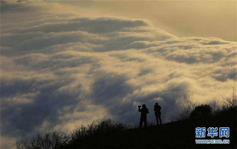 Wundersch?nes Wolkenmeer über dem Huaying-Berg