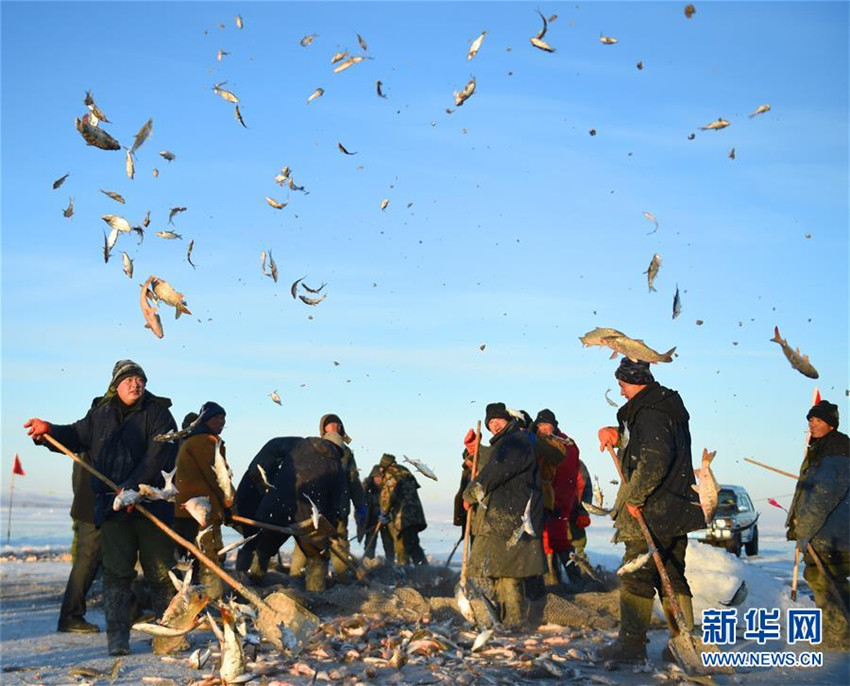 Nachhaltiger Winterfischfang in der Inneren Mongolei