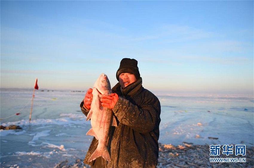 Nachhaltiger Winterfischfang in der Inneren Mongolei