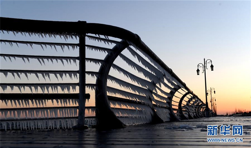 Wundersch?ne Eislandschaft in der D?mmerung