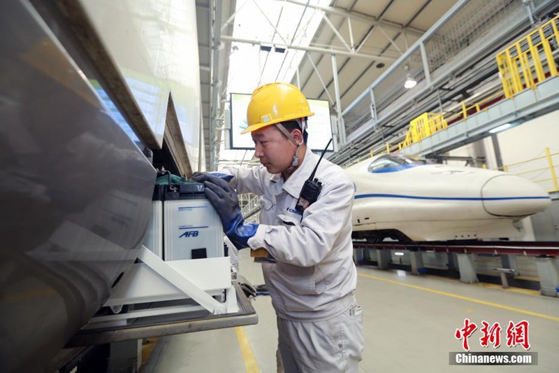 Westchinas gr??te Wartungsbasis für Hochgeschwindigkeitszüge erwartet ?Chunyun“