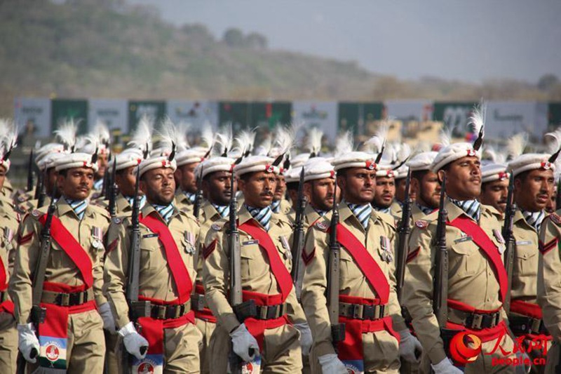 Chinas Ehrengarde debütiert am ?Pakistan Day“