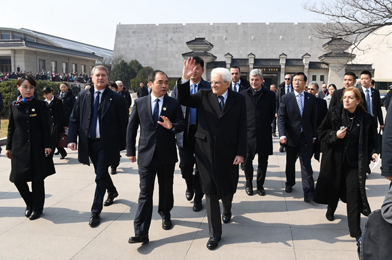 Italienischer Pr?sident besucht Museum von Mausoleum Qin Shihuangdis