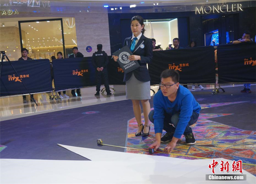 Guinness-Rekord: Riesiges Origami-Nashorn in Zhengzhou