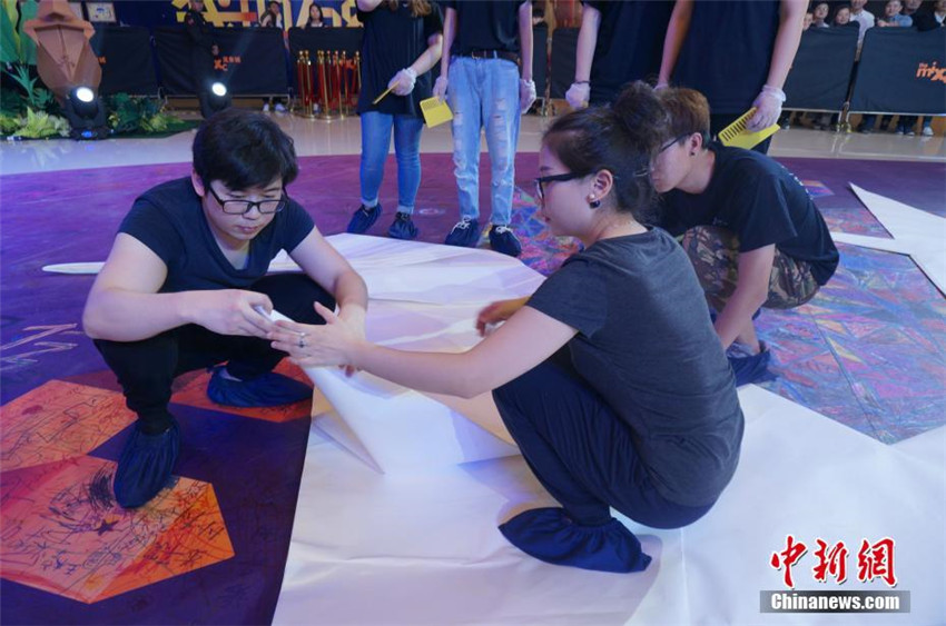 Guinness-Rekord: Riesiges Origami-Nashorn in Zhengzhou