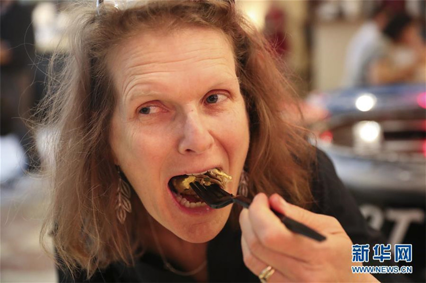 US-Amerikaner verkauft chinesische Pfannkuchen in New York