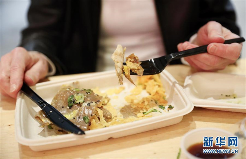 US-Amerikaner verkauft chinesische Pfannkuchen in New York