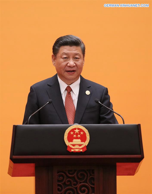 Xi Jinping nimmt mit Ehreng?sten des 
