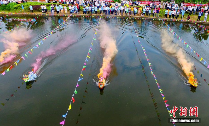 Erstes intelligentes Hochschul-Drachenbootrennen aus der Vogelperspektive 