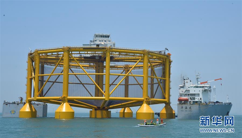 7.700 Tonnen schwere Fischzuchtplattform für Norwegen ausgedockt 