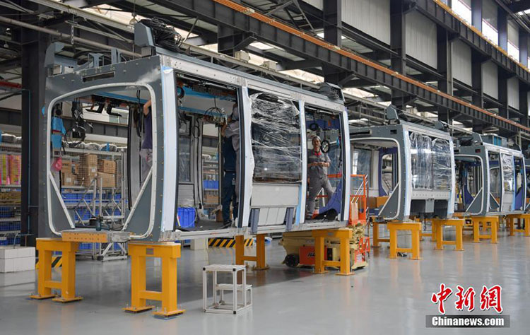 Chengdus erste Stra?enbahnlokomotive stellt sich vor