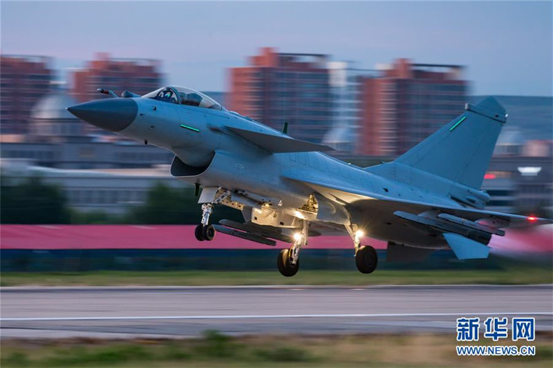 Internationaler Milit?rwettbewerb 2017: F-10B stellt sich vor