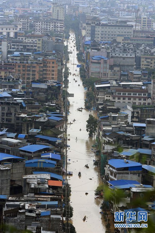 überschwemmungen in Guangxi 