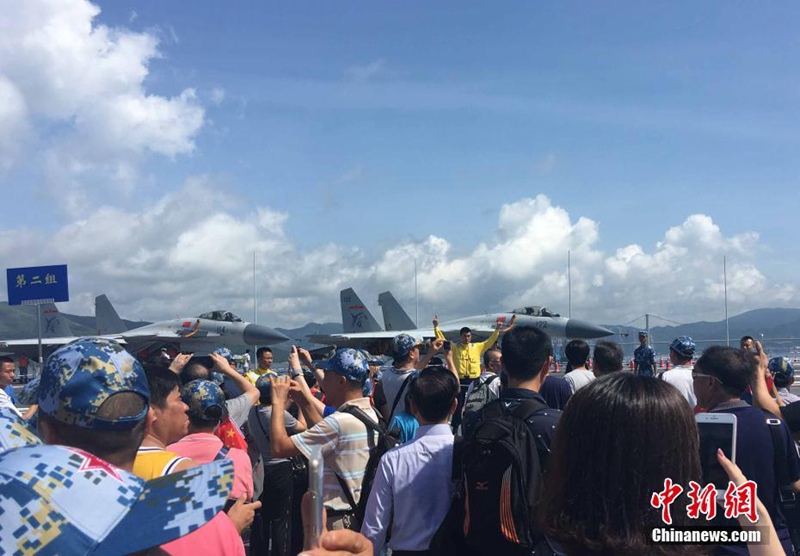 Flugzeugtr?ger ?Liaoning“ in Hongkong ?ffentlich zug?ngig