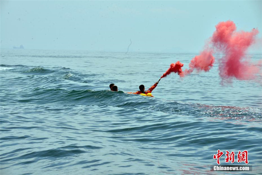 Chinesische und europ?ische Astronauten absolvieren Seerettungstraining