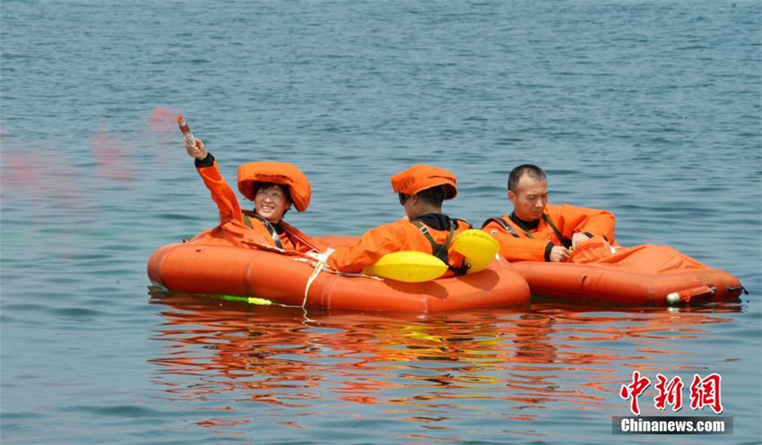 Chinesische und europ?ische Astronauten absolvieren Seerettungstraining