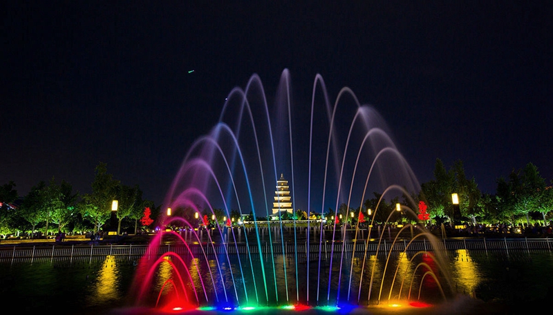 Musikspringbrunnen der Weltklasse in der Gro?en Wildganspagode