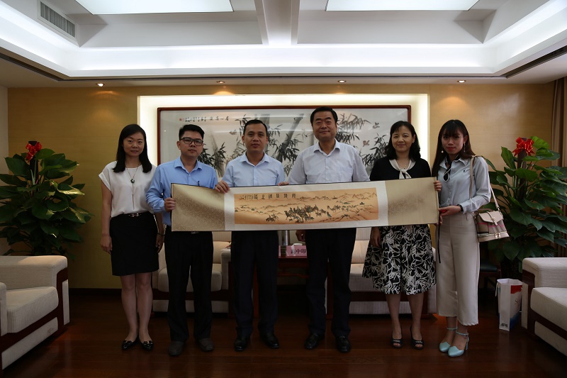 Gao Zhongyin trifft Generalkonsul von Kambodscha in Xi′an