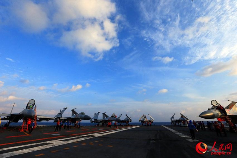 Die Kampfgruppe des Flugzeugtr?gers Liaoning führte Konfrontationsübungen durch