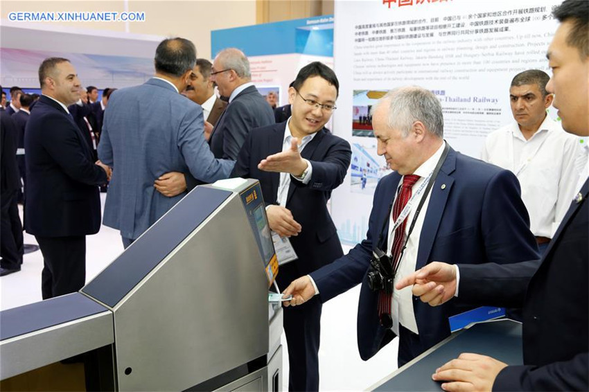 Ausstellung zu chinesischen Hochgeschwindigkeitszügen in Ankara abgehalten