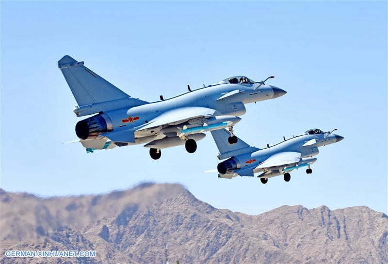 Chinesische Luftstreitkr?fte beginnen Kampftraining ?Red Arrow 2018“