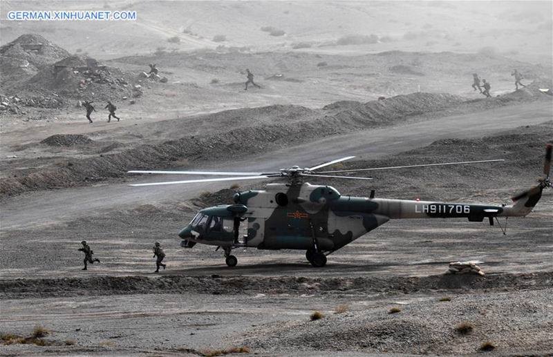 Chinesische Armee führt übung in Korla durch