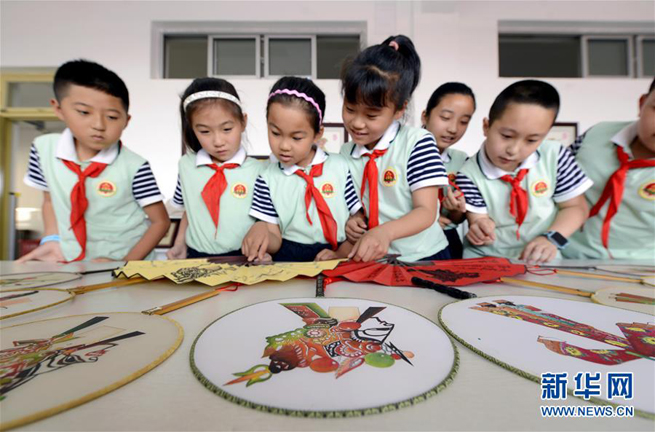 Volkskunst: Schattenspiel-Kurse in Hebei