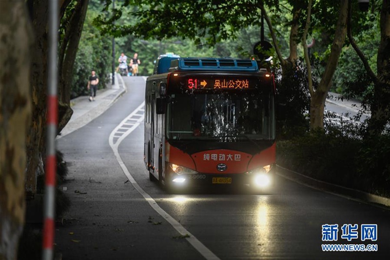 2000 Elektro-Busse nehmen Betrieb in Hangzhou auf