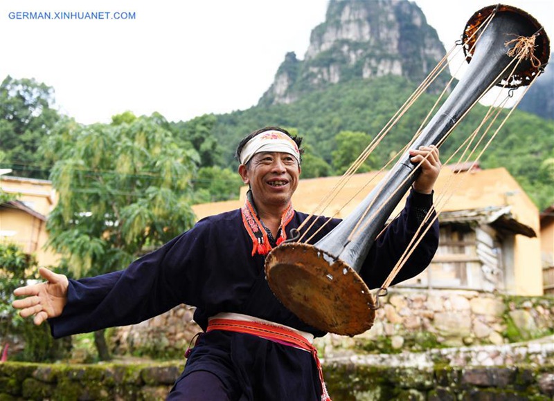 Nationales immaterielles Kulturerbe: Huangni-Trommeltanz in Guangxi