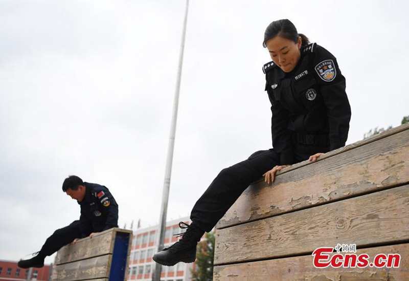 Ausbilderin für Polizisten in Changchun