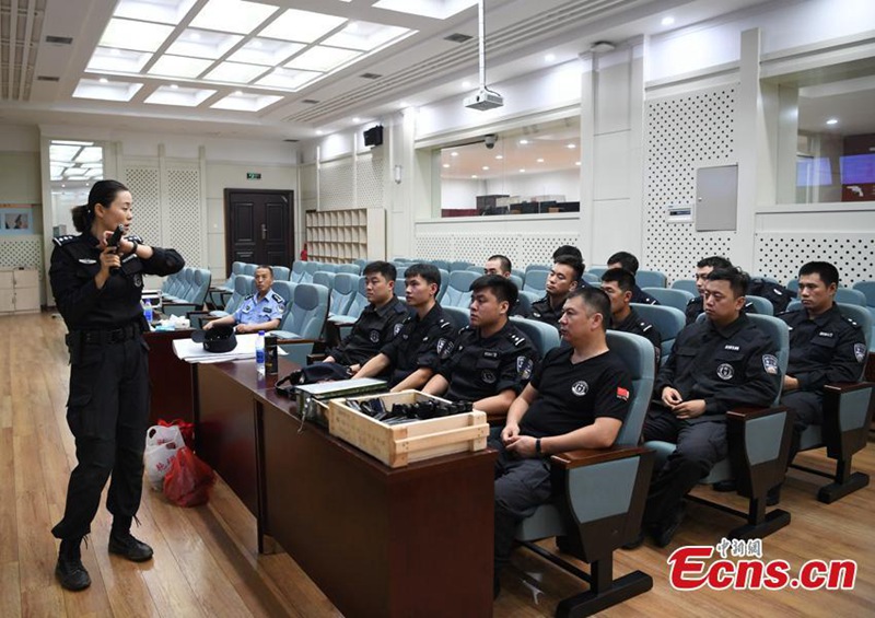 Ausbilderin für Polizisten in Changchun