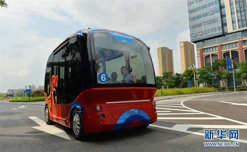 Neuer fahrerloser Minibus in der Stadt Xiamen vorgestellt