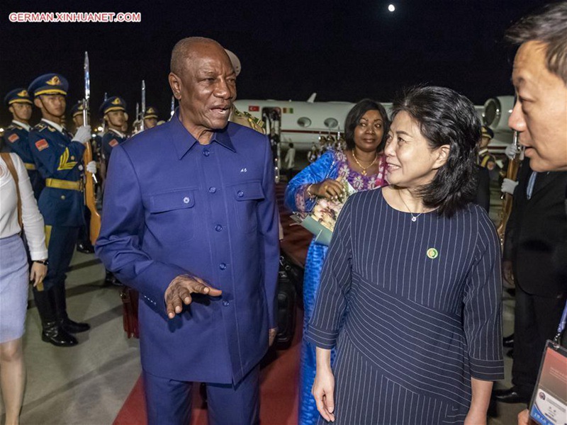 Gunineischer Pr?sident trifft für Teilnahme am FOCAC in Beijing ein