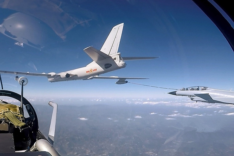 J-10-Kampfjets starten bei Trainingseinsatz