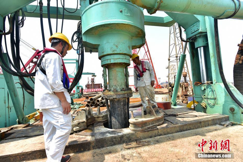 China baut weltweit gr??te Seebrücke