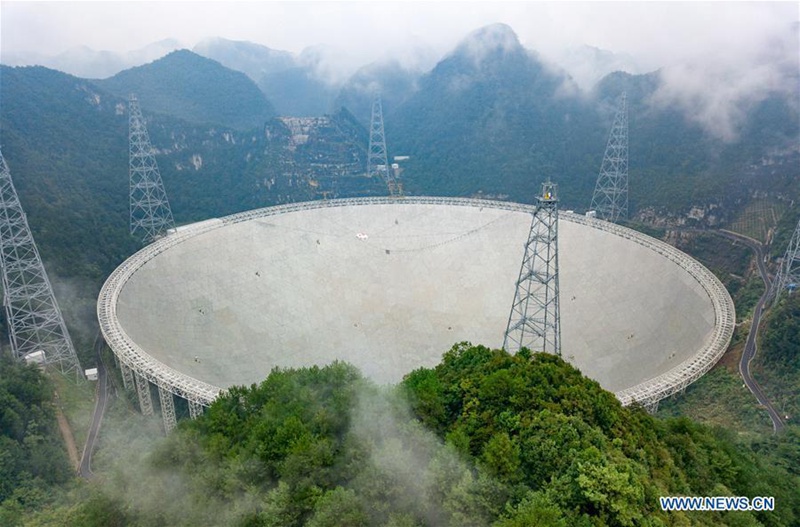 Chinas Radioteleskop FAST entdeckt 44 Pulsare