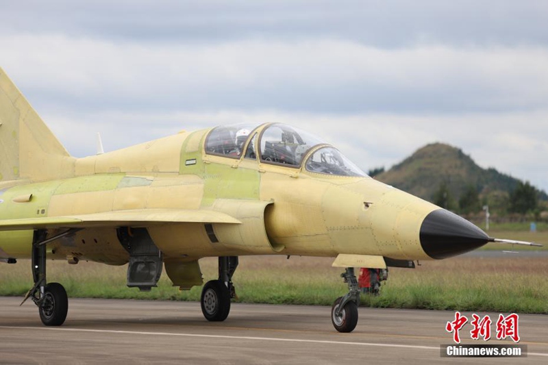 Neuer AVIC-Jet hat in Guizhou sein Debüt