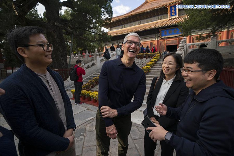 Apples CEO Tim Cook besucht Beijing
