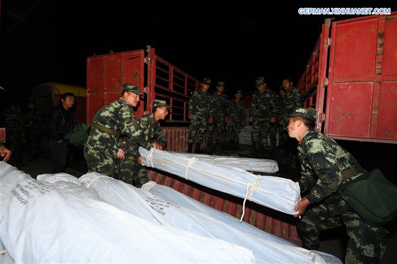 über 8.000 Bewohner ziehen wegen Erdrutschen um