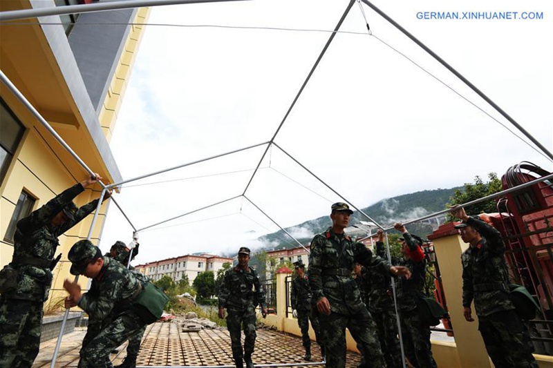 über 8.000 Bewohner ziehen wegen Erdrutschen um